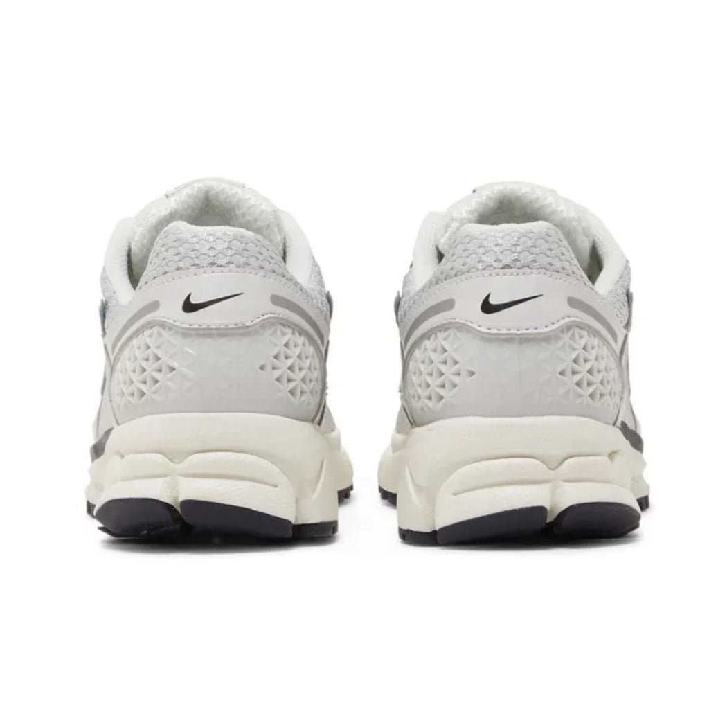 Nike Air Zoom Vomero 5 'Photon Dust Metallic Silver'