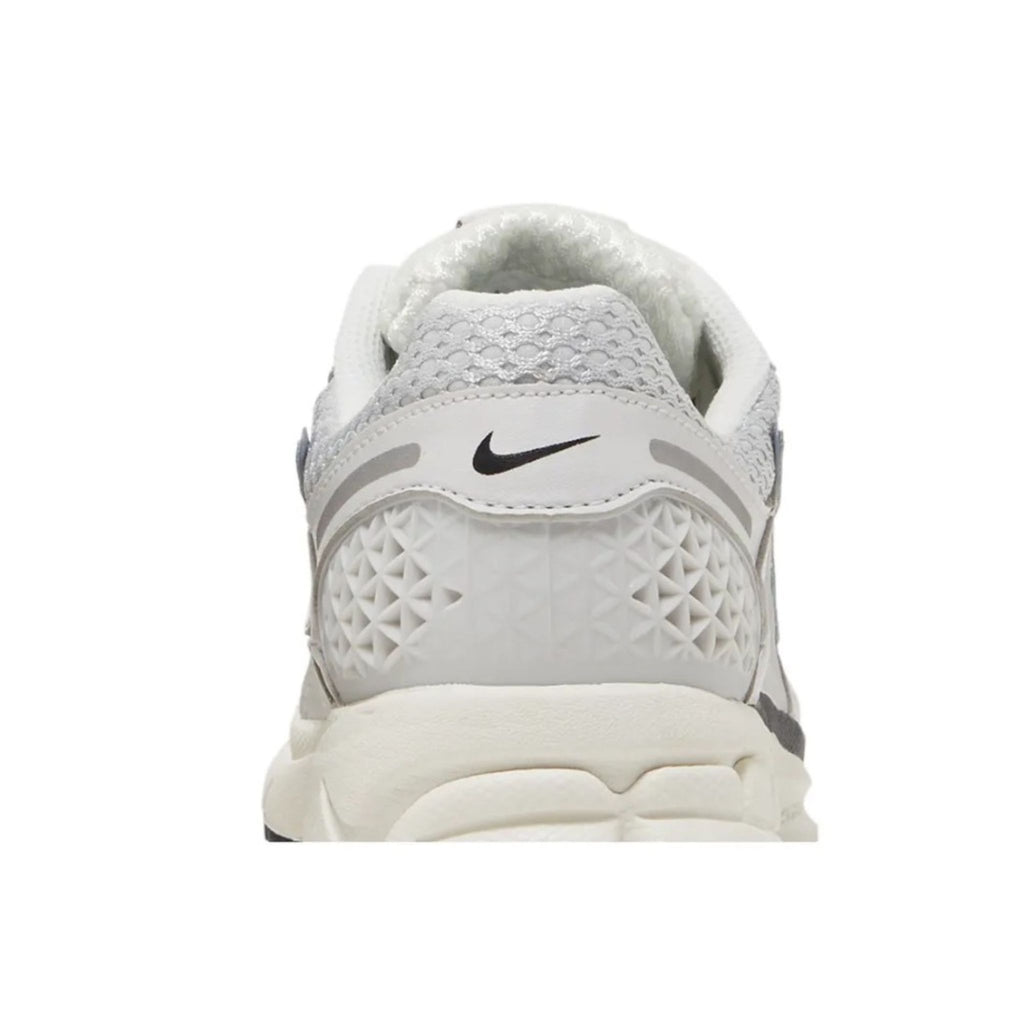 Nike Air Zoom Vomero 5 'Photon Dust Metallic Silver'